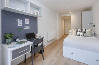 St James Boulevard, Newcastle Upon Tyne, Newcastle - Image 2